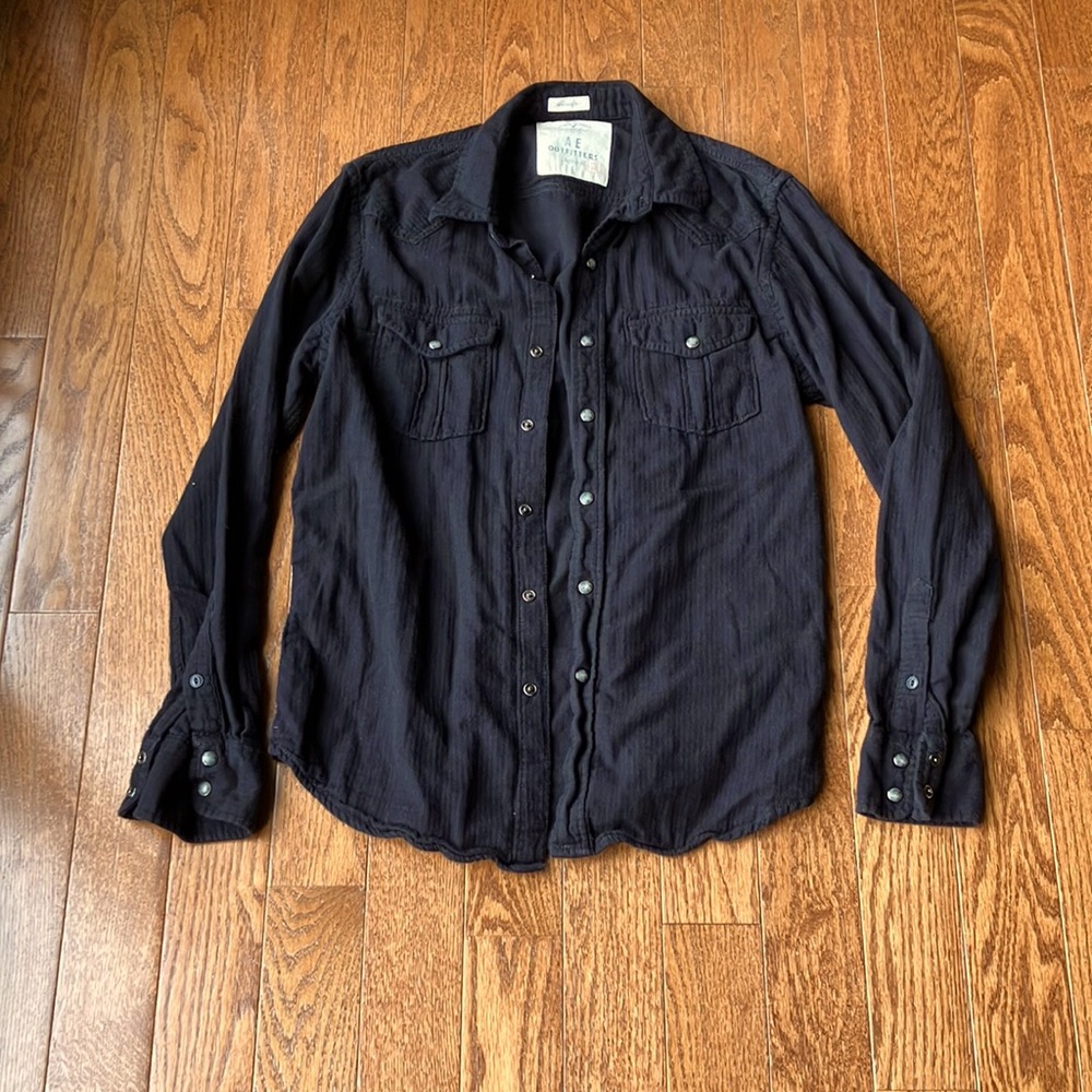 AE outfitters vintage fit medium black long sleeve shirt